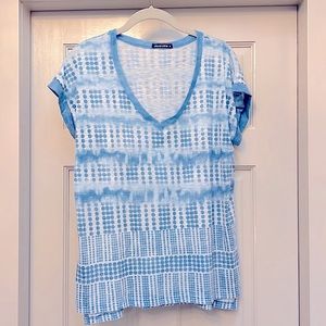 David Cline V-Neck T-shirt, Size S